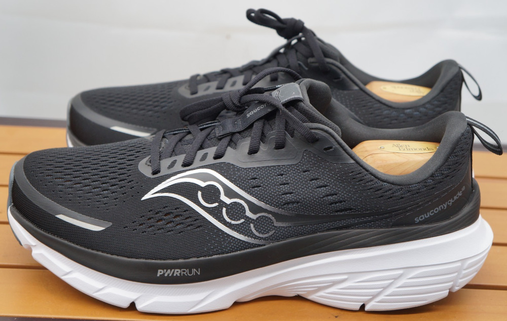 Saucony Guide 18 Men's Running Shoes Size 12 Black White - Brand New